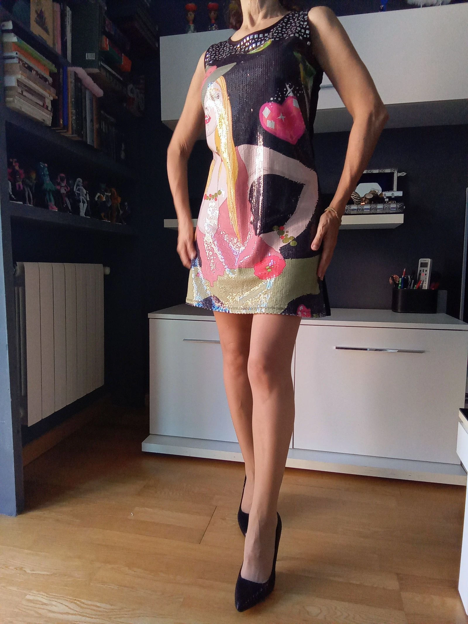 Meerkleurige jurk met pailletten en studs – photo 13